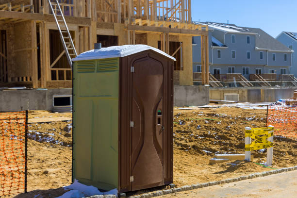 Best Luxury portable toilet rental  in Louisburg, KS